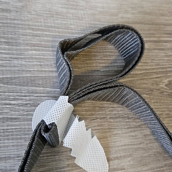 Disney Loungefly Mickey & Friends 4Holiday White Crossbody Bag Passport Purse - Picture 7 of 14